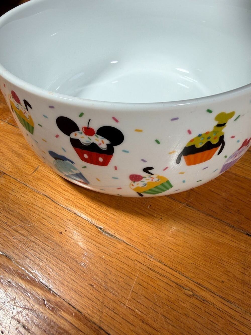 Disney Mickey & Minnie Cupcake Ceramic Bowl with Vented Lid Zrike Brands